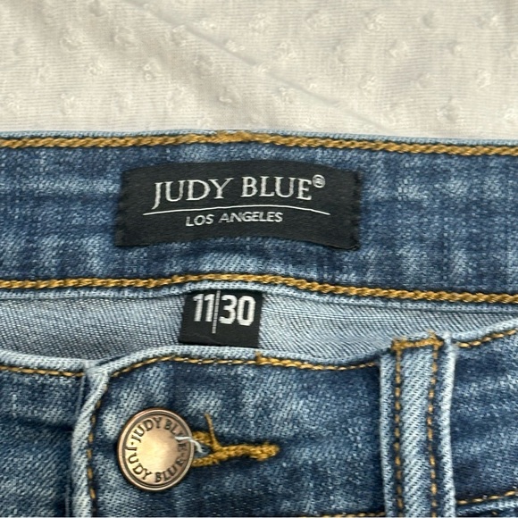JUDY BLUE Mid Rise Cropped Relaxed Fit Denim Jeans 82251 Size 11/30 11 - Picture 7 of 12